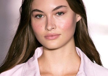 Me enamoro de estas mechas colorantes para hacerme maquillaje de verano halagador en 1 minuto